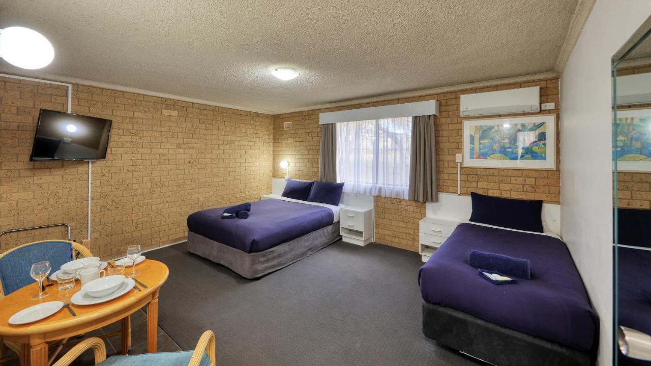 יאס Hamilton Hume Motor Inn מראה חיצוני תמונה